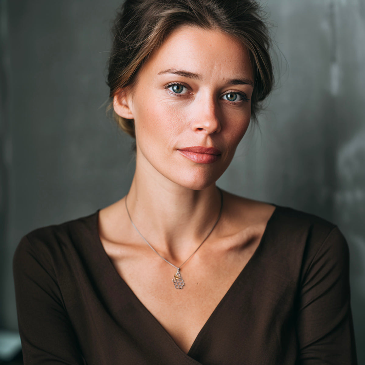 Apiary Necklace ♻️