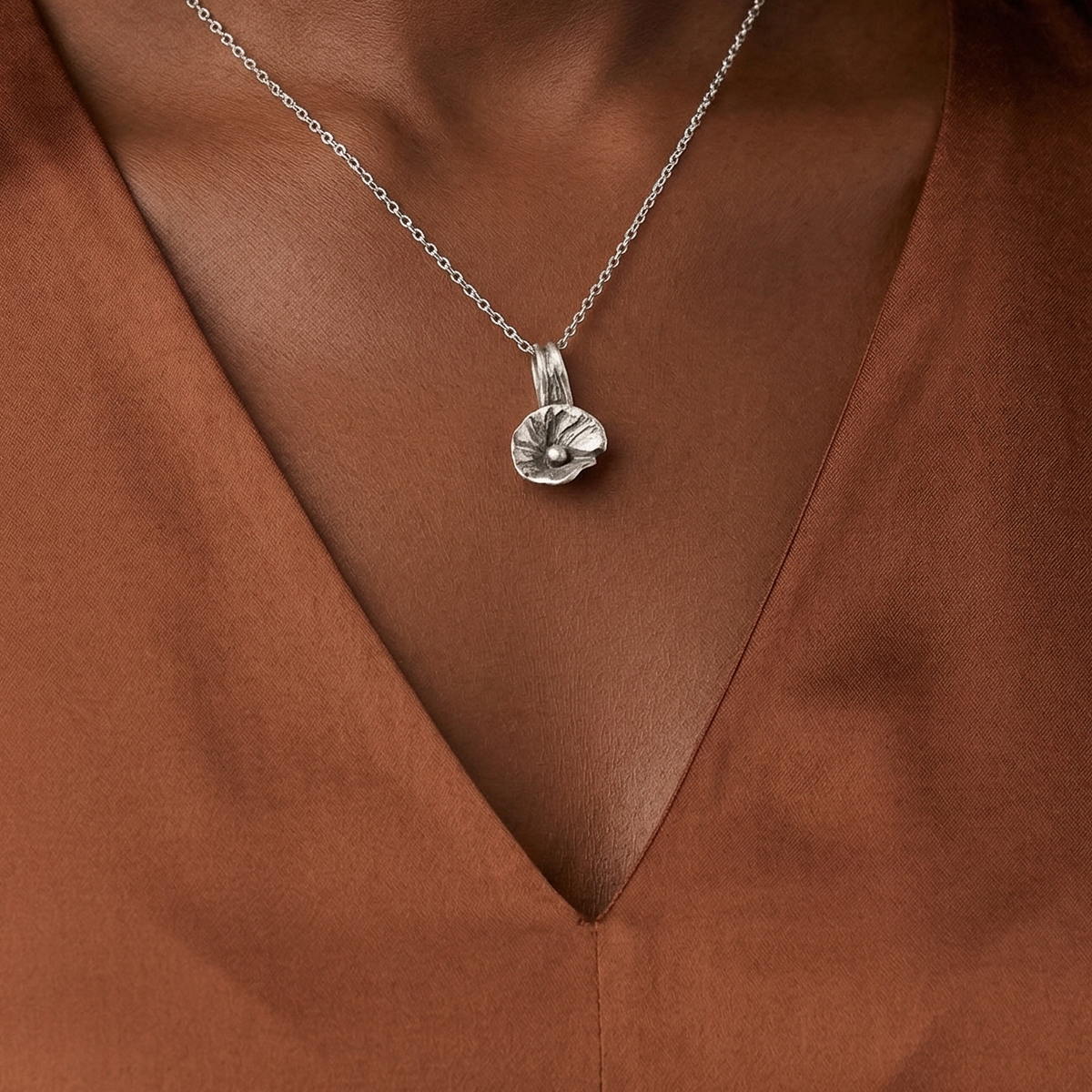 CHIC NECKLACES